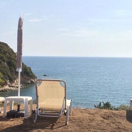 Katevi Luxury Seafront Villa إيريسوس المظهر الخارجي الصورة