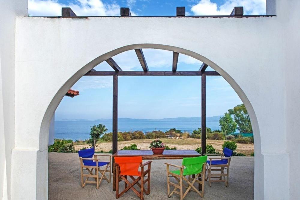 Katevi Luxury Seafront Villa إيريسوس المظهر الخارجي الصورة