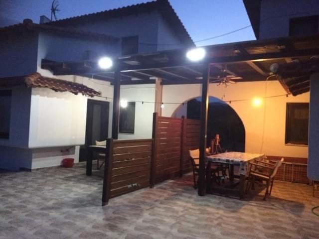 Katevi Luxury Seafront Villa إيريسوس المظهر الخارجي الصورة